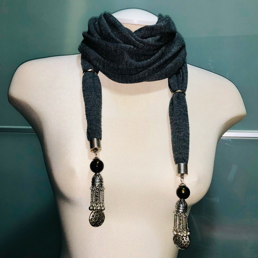 2 in 1 Scarf & Jewelry